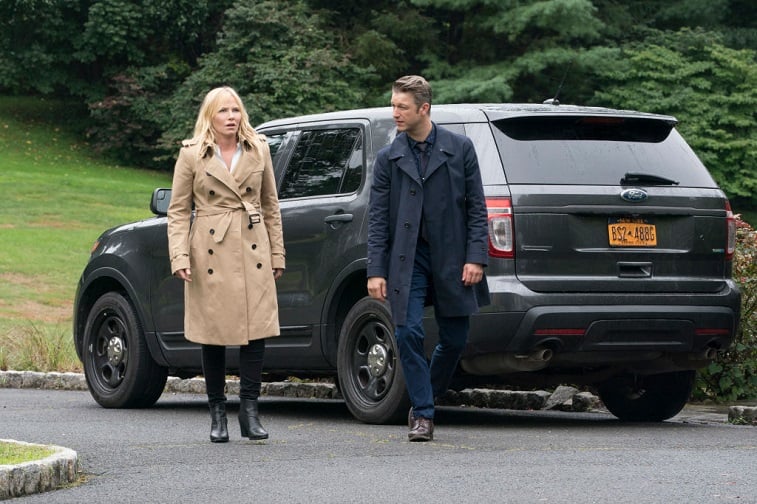 Kelli Giddish as Detective Amanda Rollins and Peter Scanavino as Dominick "Sonny" Carisi