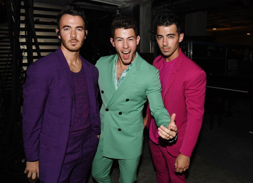 Jonas brothers hookup