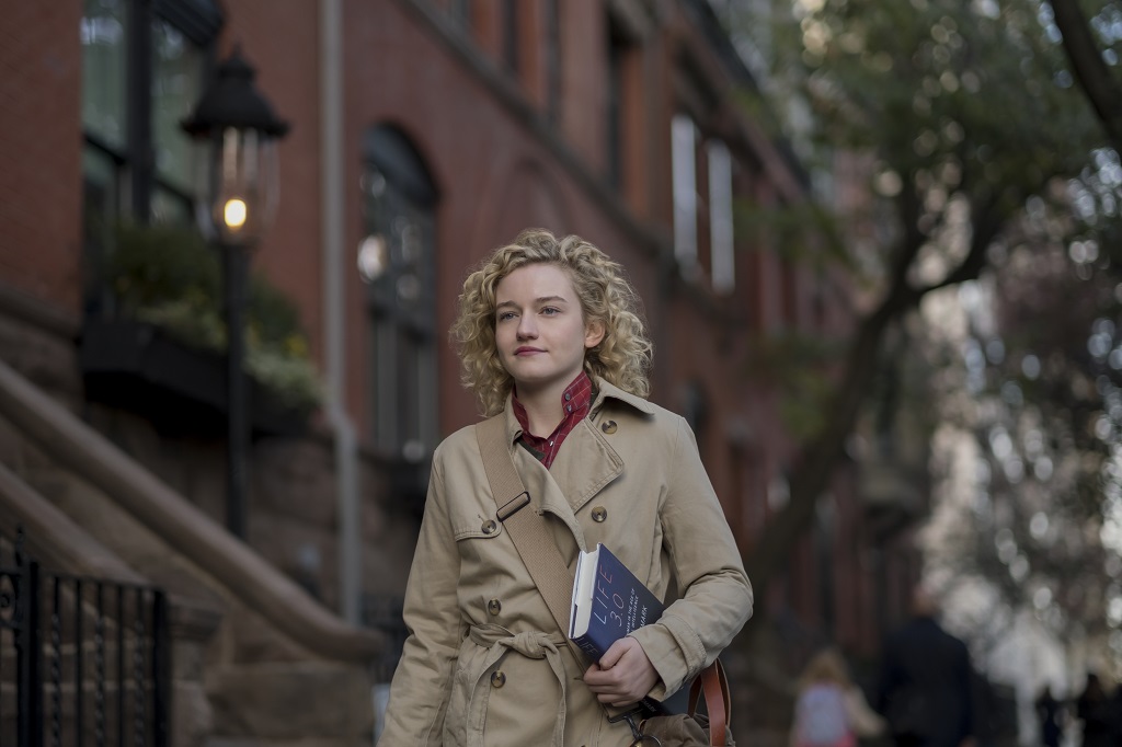 Julia Garner in 'Modern Love'