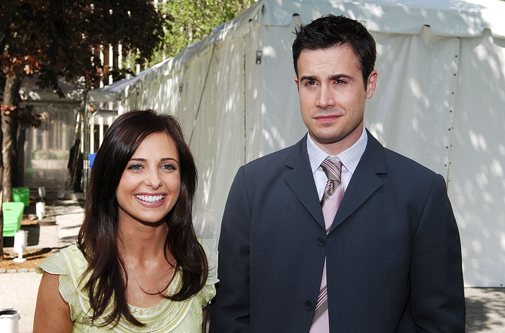 Sarah Michelle Gellar and Freddie Prinze Jr. at the 2005/2006 ABC Upfronts.