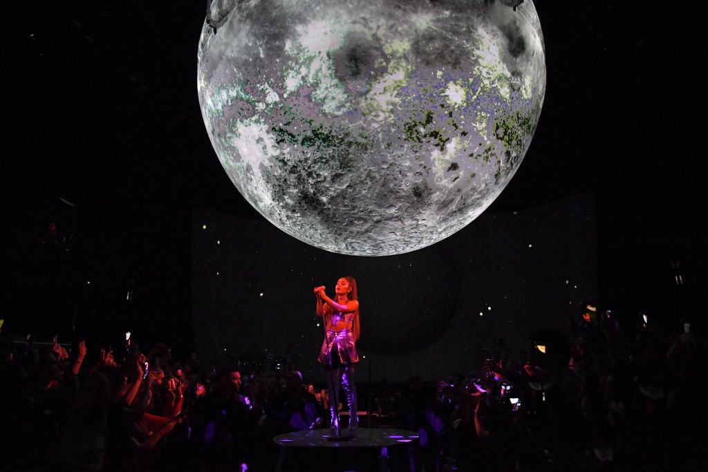 Concert Review Ariana Grande Stuns Raleigh With Her Live Vocals