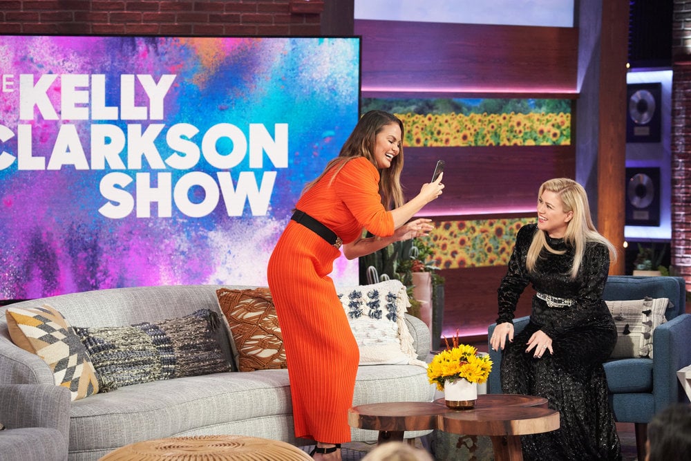 Chrissy Teigen and Kelly Clarkson on 'The Kelly Clarkson Show' in Nov. 2019