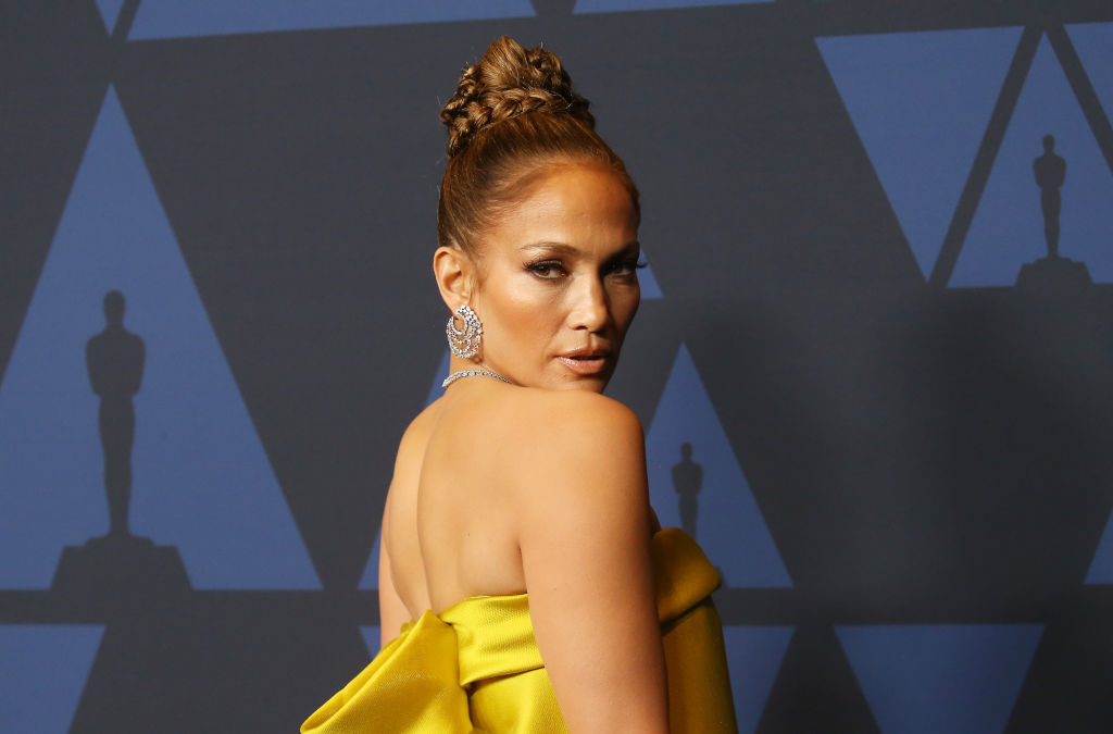 Jennifer Lopez arrives to the Academy of Motion Picture Arts and Sciences' 11th Annual Governors Awards