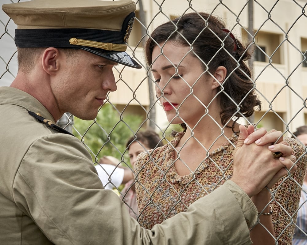 Ed Skrein and Mandy Moore in Midway