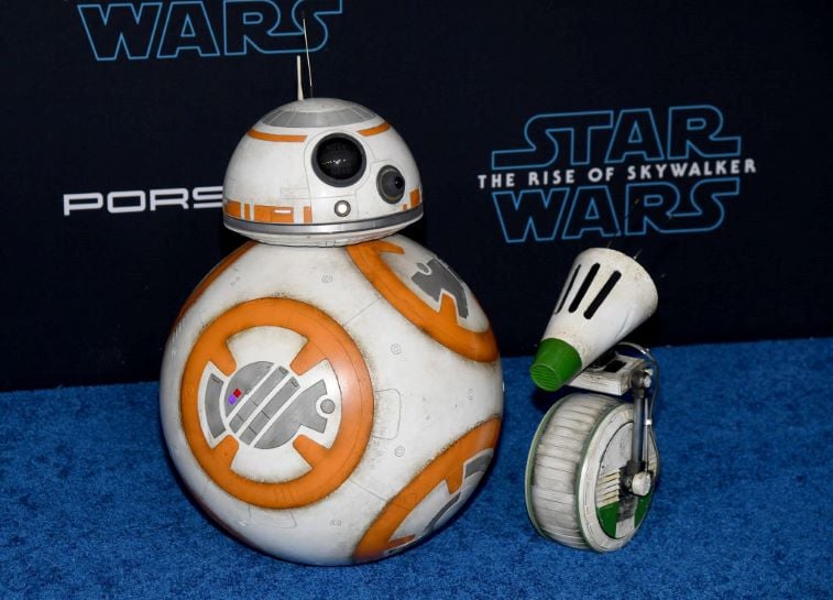 Droids BB-8 and D-O
