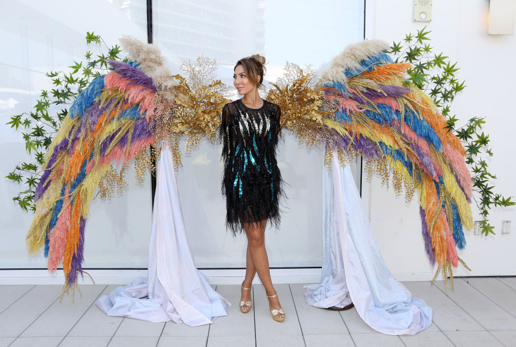 Farrah Abraham records racy Christmas tree video