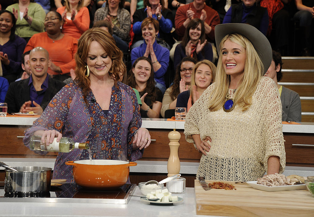 Ree Drummond and Daphne Oz. |  Ida Mae Astute/Walt Disney Television via Getty Images