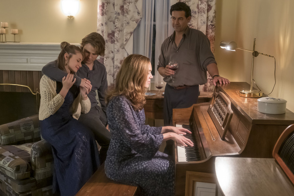 Amanda Leighton as Sophie, Logan Shroyer as Kevin, Jon Huertas as Miguel, Mandy Moore as Rebecca in 'This Is Us' Season 4