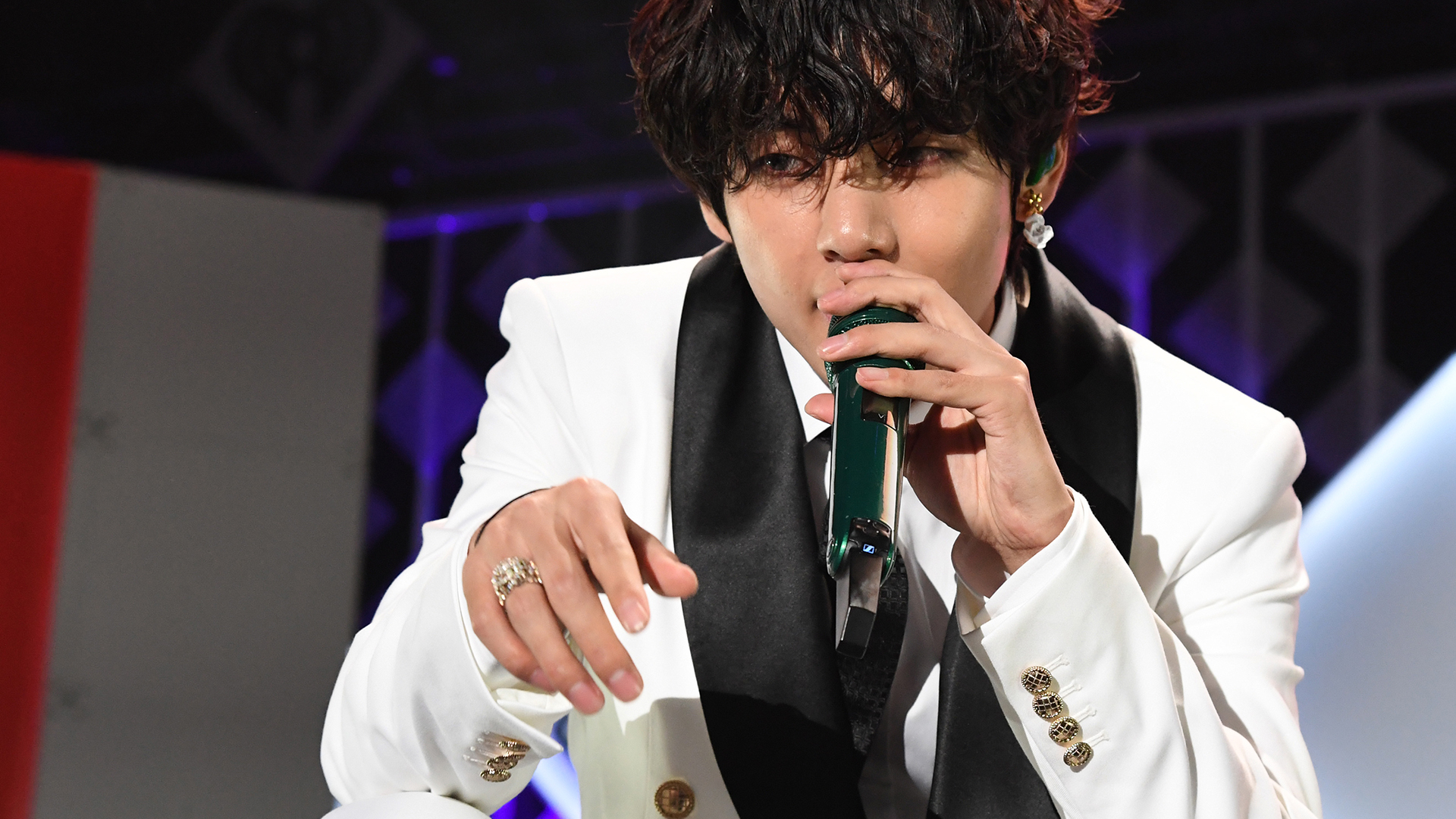 V of BTS performs onstage during 102.7 KIIS FM's Jingle Ball 2019 Presented by Capital One at the Forum on December 6, 2019 in Los Angeles, California.