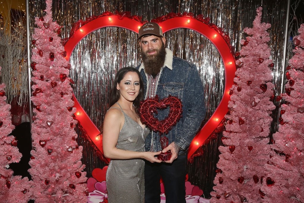 Jenelle Evans and David Eason pose at The Planet Hollywood Valentine's Wonderland in 2019