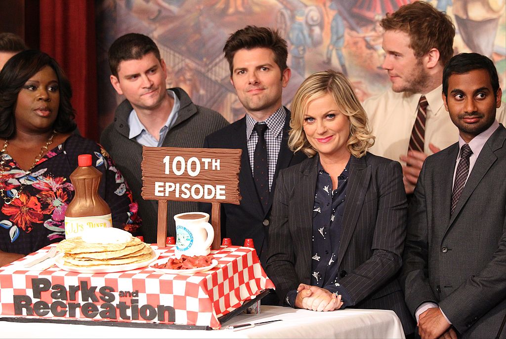 Retta, Michael Schur, Adam Scott, Amy Poehler, Chris Pratt, and Aziz Ansari of Parks and Recreation