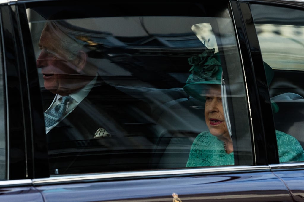 Queen Elizabeth Holds An ‘Emergency Meeting’ With Prince Charles Over New Royal Drama