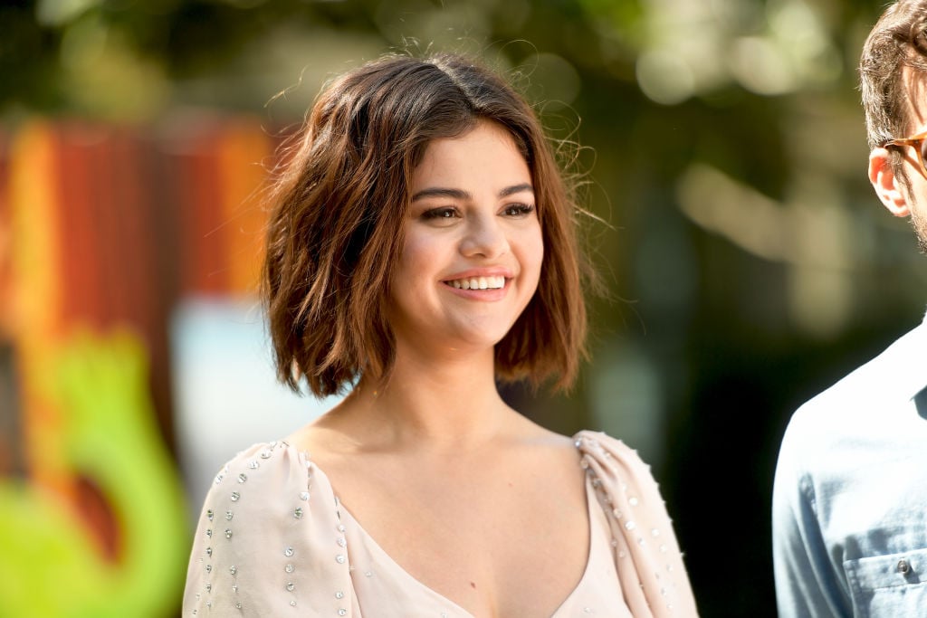 Selena Gomez attends the photo call for Sony Pictures' 'Hotel Transylvania 3: Summer Vacation' at Sony Pictures Studios 