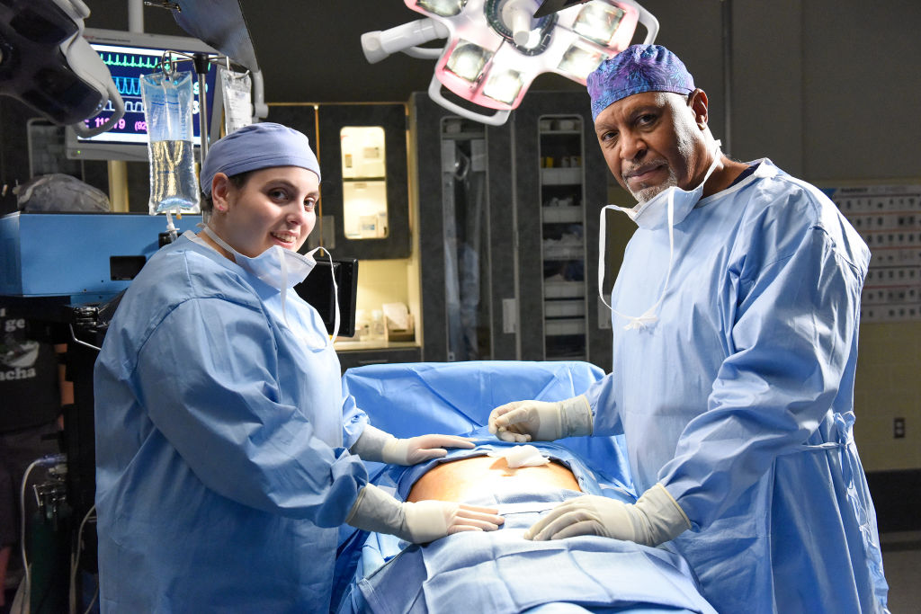 Beanie Feldstein as Tess Anderson and James Pickens Jr. as Richard Webber in 'Grey's Anatomy'