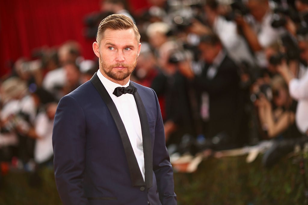 Brian Geraghty in a blue suit on the red carpet