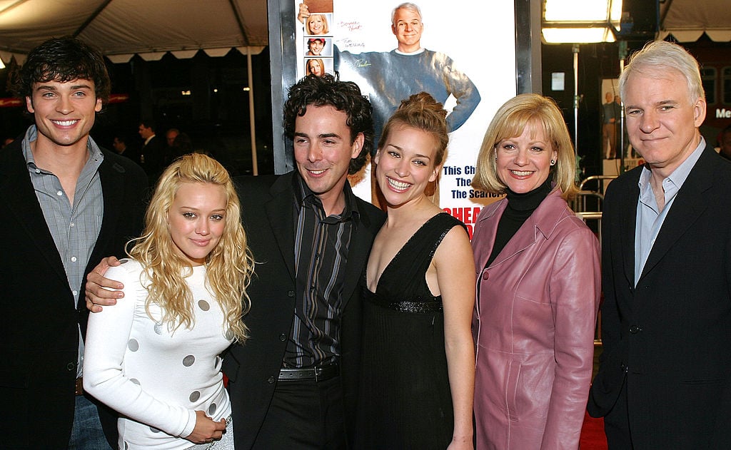 Actors Tom Welling and Hilary Duff, director Shawn Levy, and actors Piper Perabo, Bonnie Hunt, and Steve Martin of 'Cheaper By The Dozen' 