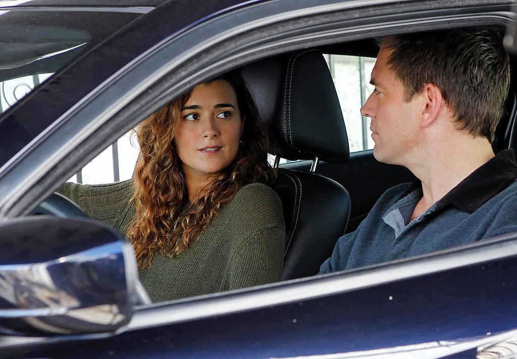Cote de Pablo and Michael Weatherly on the set of NCIS | Cliff Lipson/CBS via Getty Images