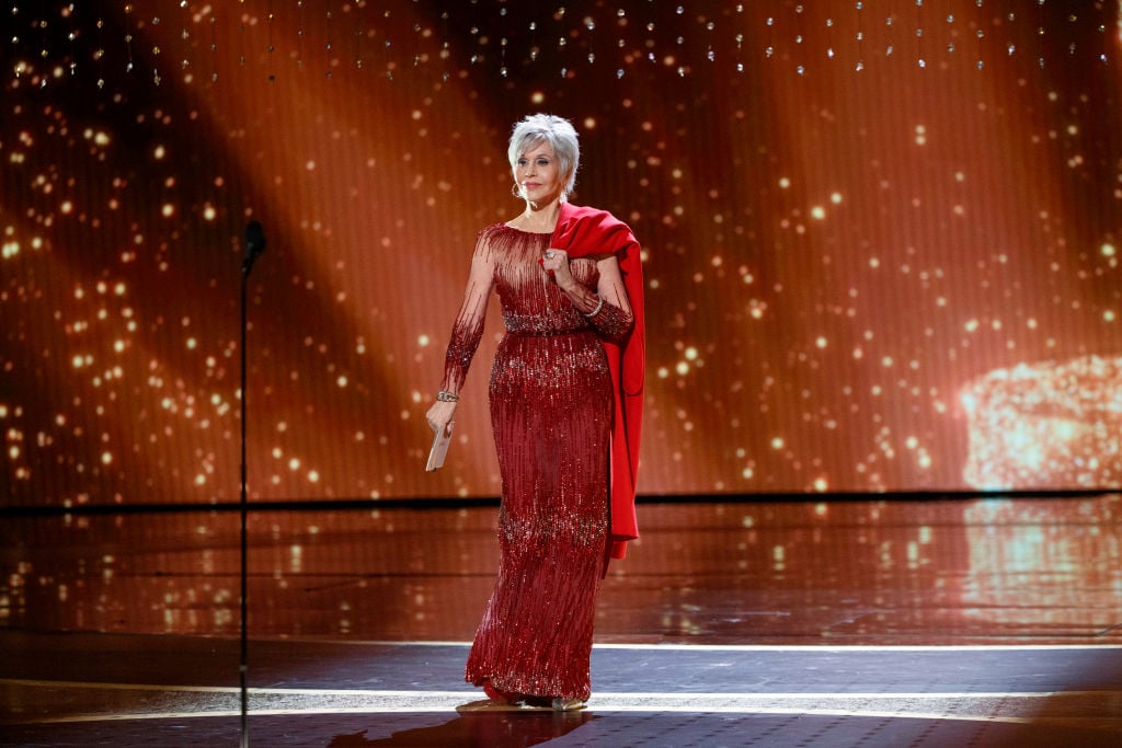 Jane Fonda on the Oscar's stage in a sparkling red dress