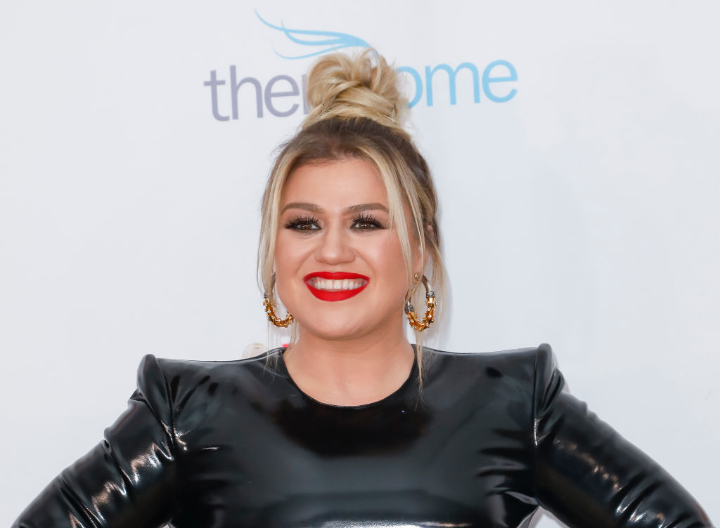 The Voice': Kelly Clarkson Teases a New Wild Look Ahead of Season 18