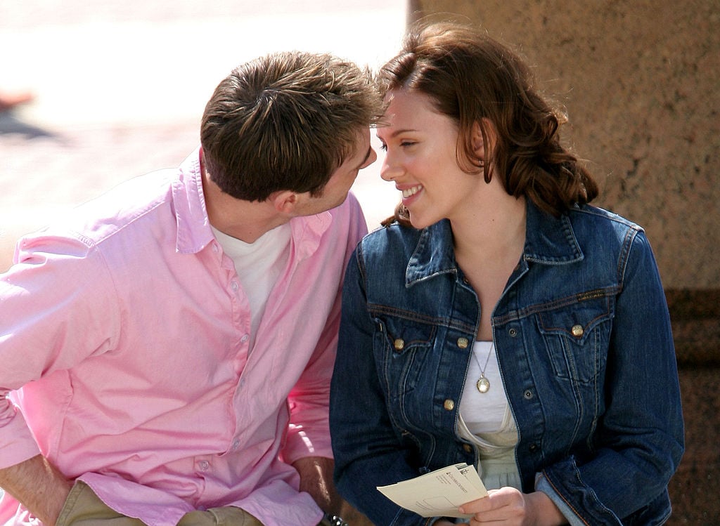 Chris Evans and Scarlett Johansson filming 'The Nanny Diaries' in 2006