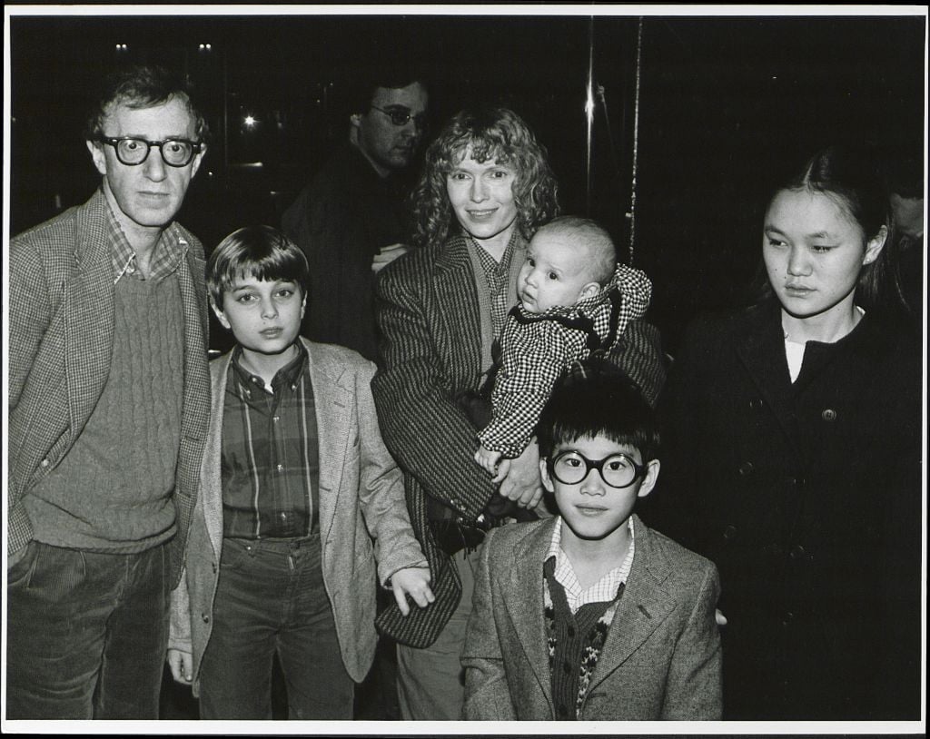 Woody Allen, Mia Farrow with their family in 1986 