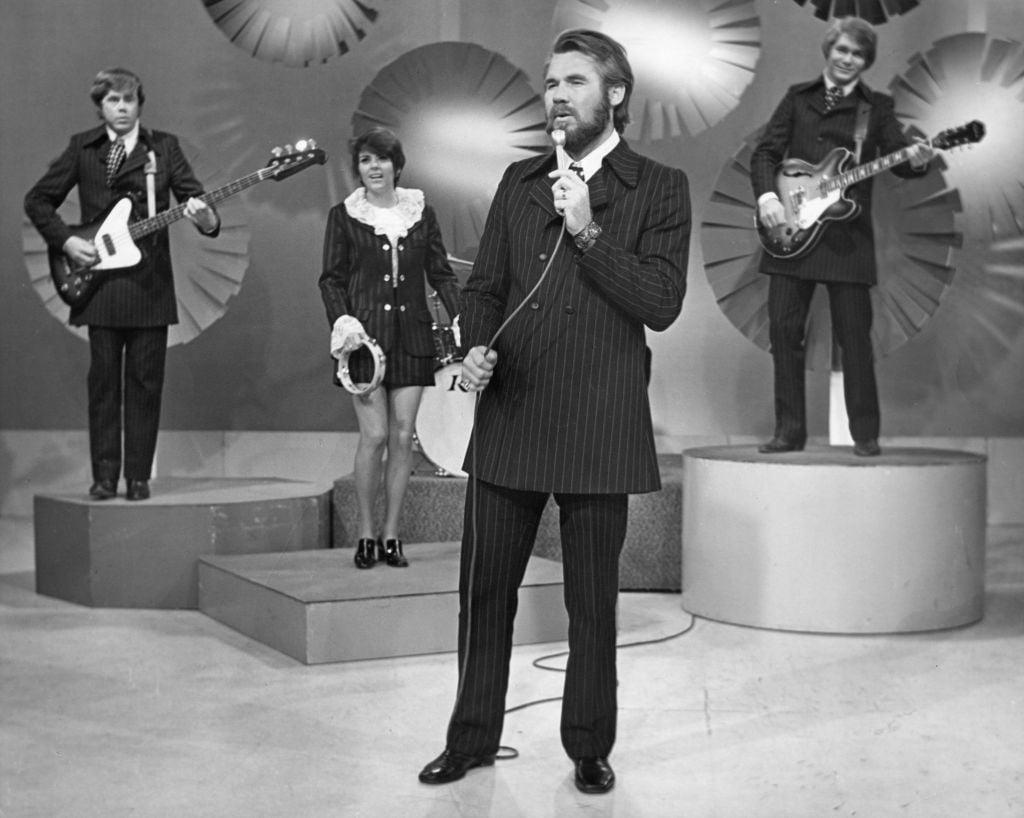 Kenny Rogers and The First Edition in 1970 | Michael Ochs Archives/Getty Images