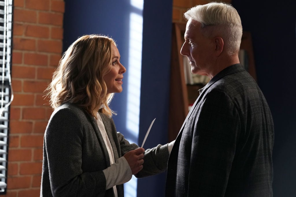 Maria Bello and Mark Harmon | Patrick McElhenney/CBS via Getty Images