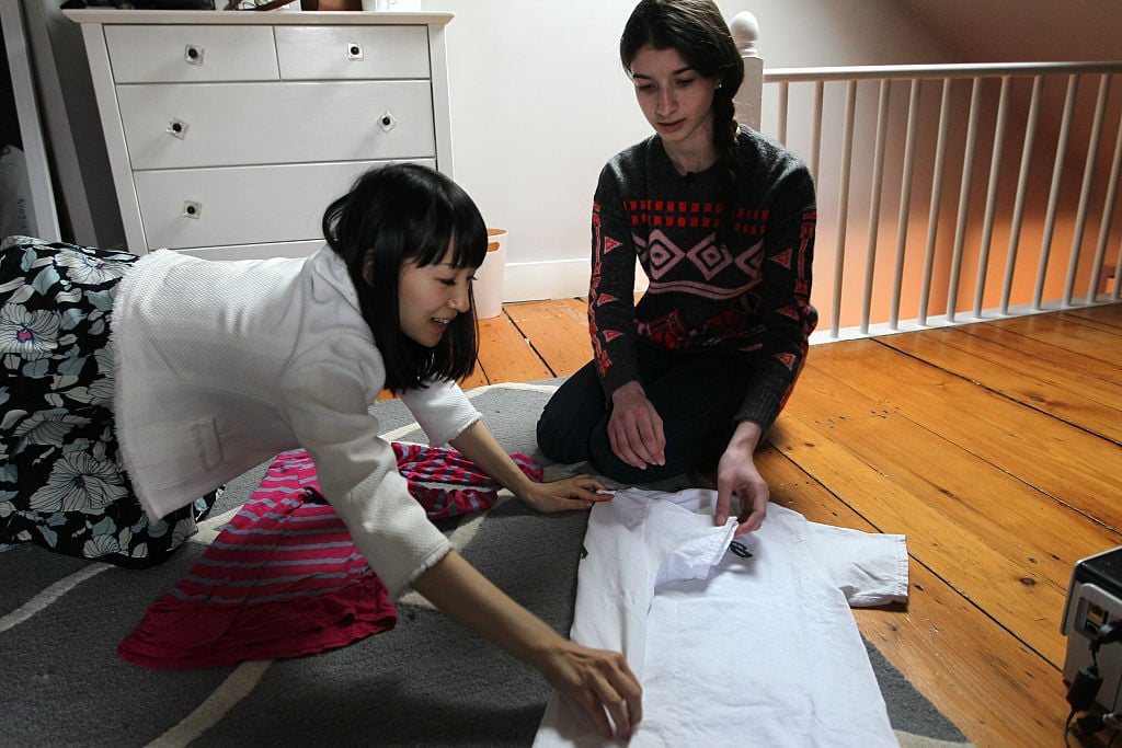 Marie Kondo gives Otti Logan a folding lesson on Feb. 5, 2015