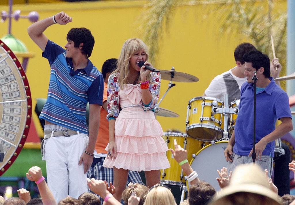 Miley Cyrus on location for "Hannah Montana: The Movie" 