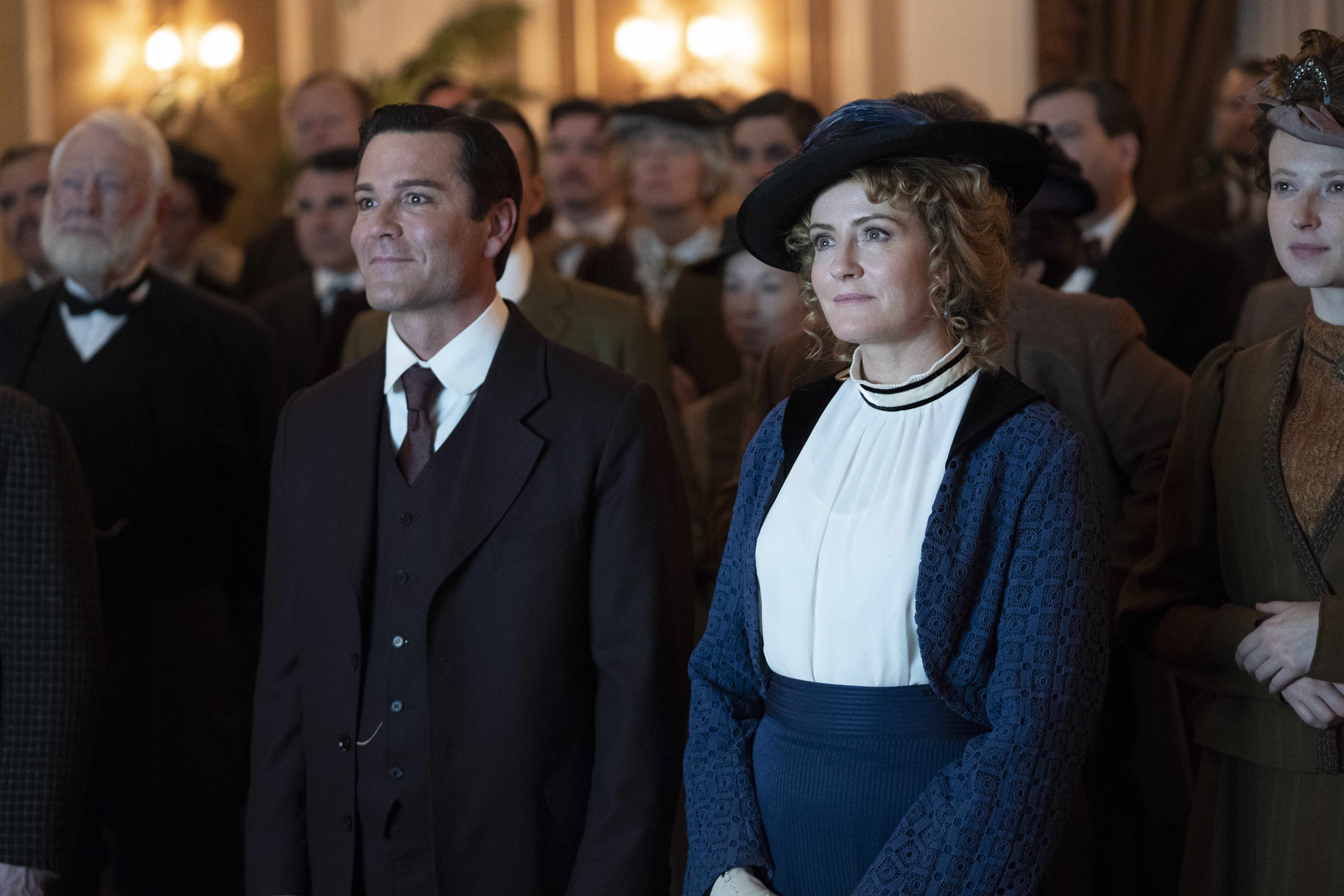 Yannick Bisson and Helene Joy