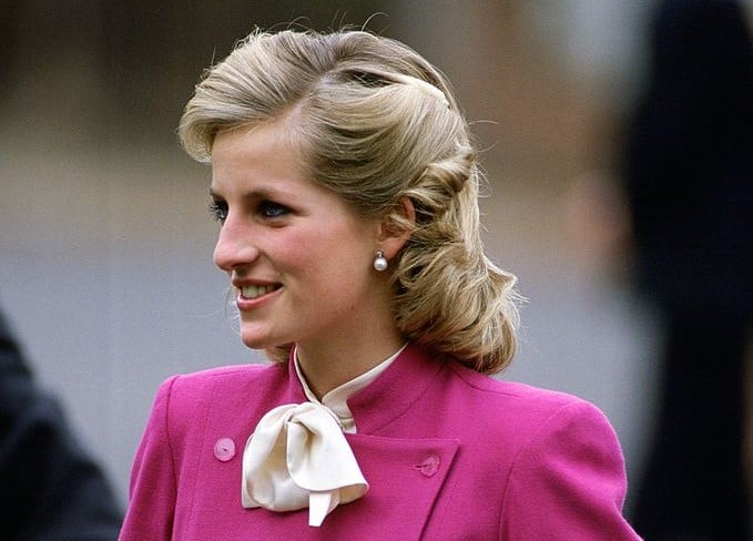 Princess Diana's Personal Hairdresser Explains Why He Cut Her Hair in ...