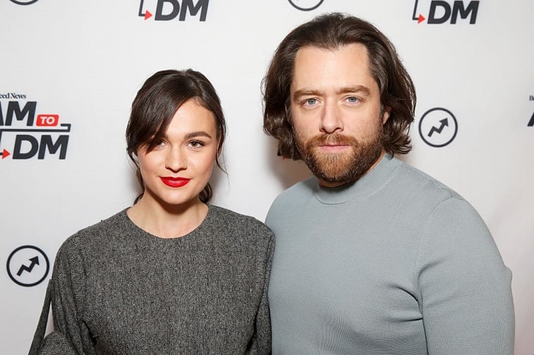 Sophie Skelton and Richard Rankin