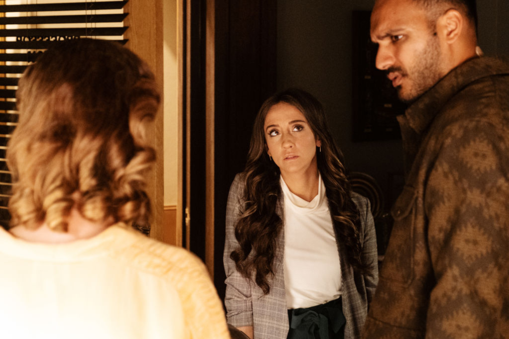 'The Magicians' Arjun Gupta as Penny and Stella Maeve as Julia