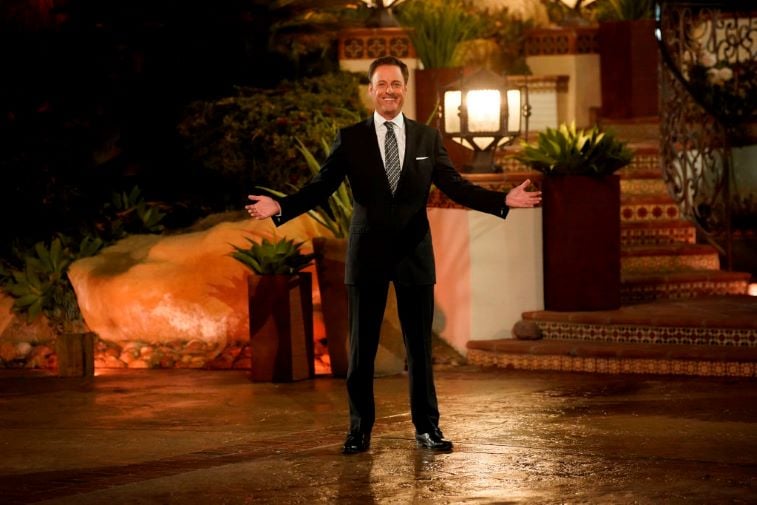 Chris Harrison welcomes the contestants