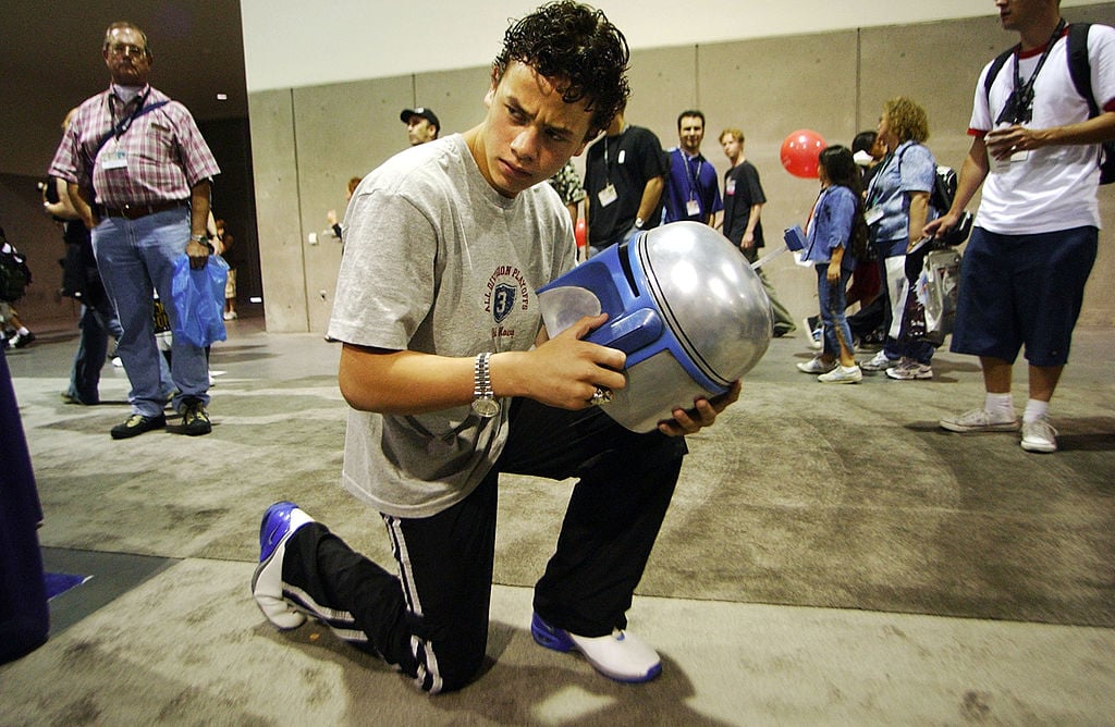 Daniel Logan at the Comic-Con International Convention