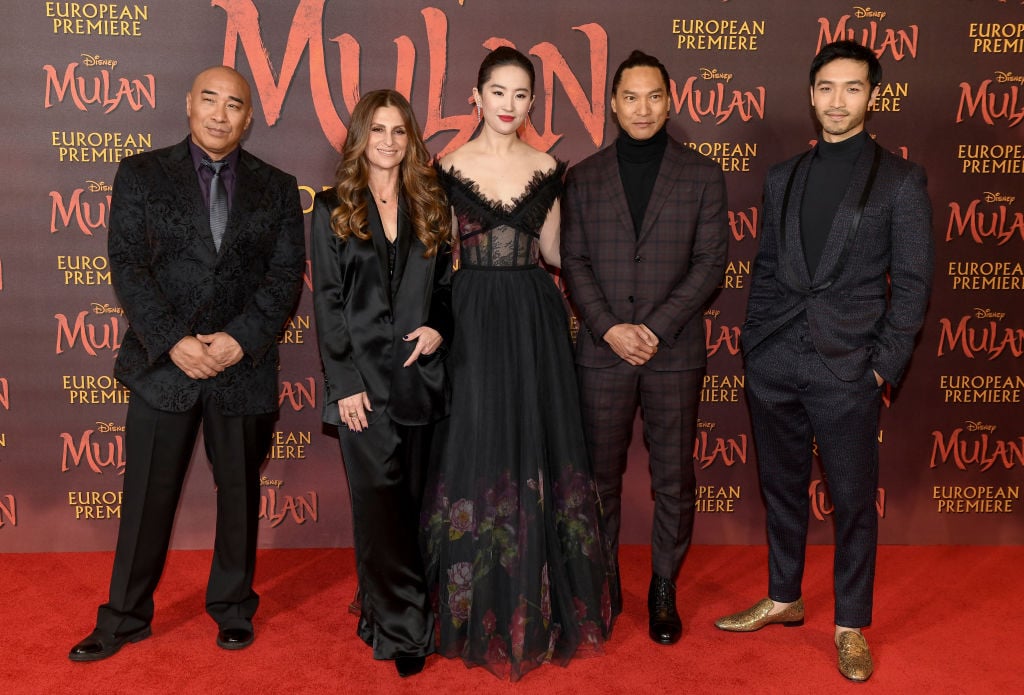 Ron Yuan, Niki Caro, Yifei Liu, Jason Scott Lee, and Yoson An of Disney's 'MULAN'