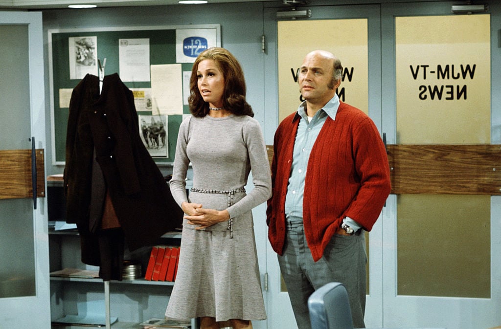 Mary Tyler Moore and Gavin MacLeod in a scene from 'The Mary Tyler Moore Show', 1974