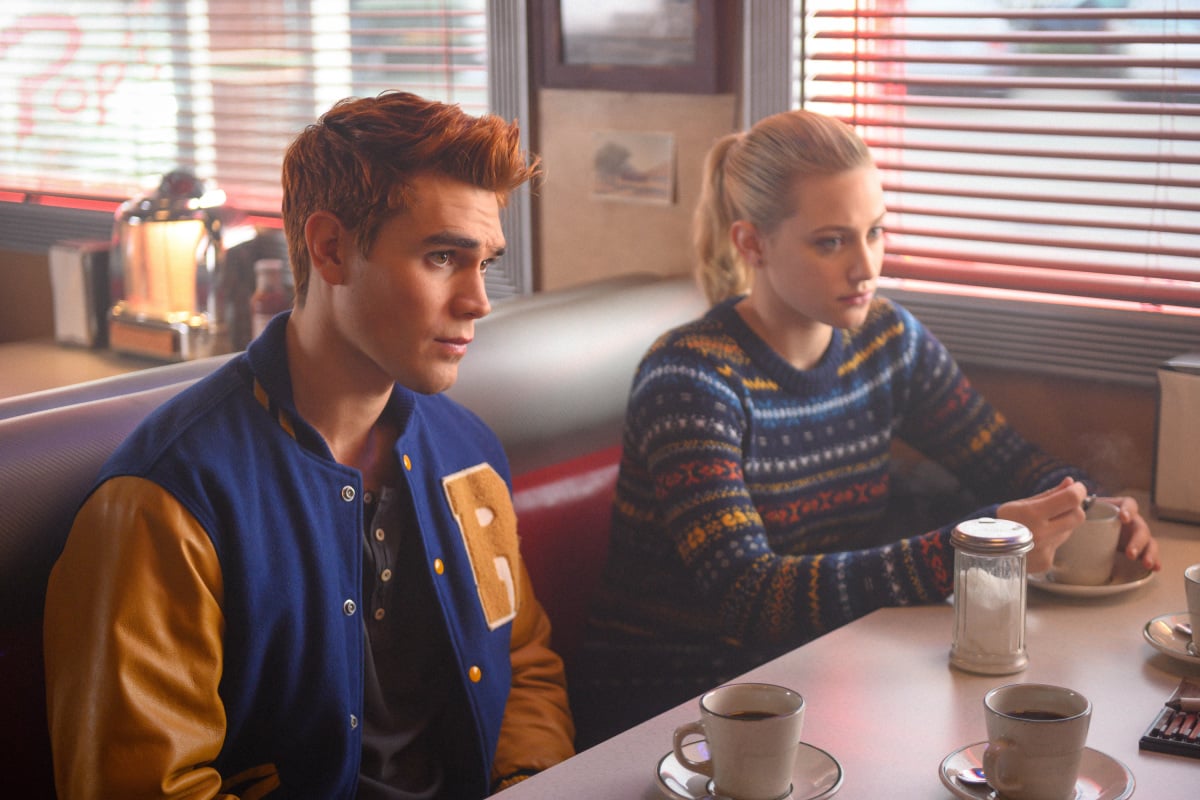 KJ Apa and Lili Reinhart in Riverdale