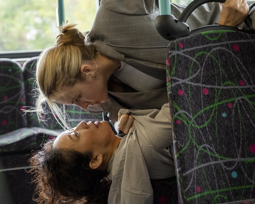 Jodie Comer (Villanelle) and Sandra Oh (Eve) in 'Killing Eve' in the famous bus scene (Season 3)