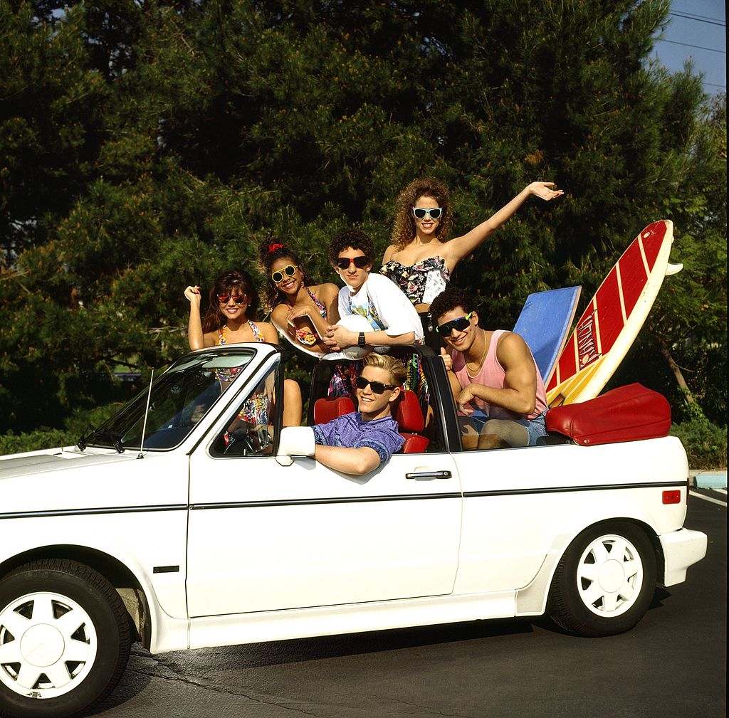 The original Saved by the Bell cast in a convertible 