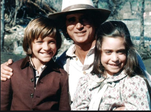 Jason Bateman, Michael Landon, and Melissa Francis on the set of 'Little House on the Prairie'