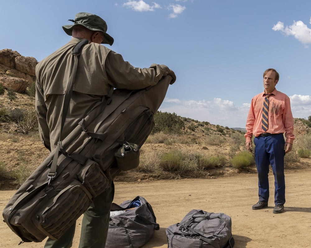 Jonathan Banks as Mike Ehrmantraut an Bob Odenkirk as Jimmy McGill/Saul Goodman