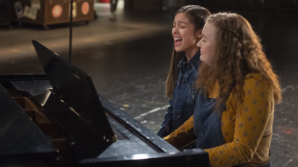 Nini (Olivia Rodrigo) and Ashlyn (Julia Lester) sing "Wondering" on 'High School Musical: The Musical: The Series.'