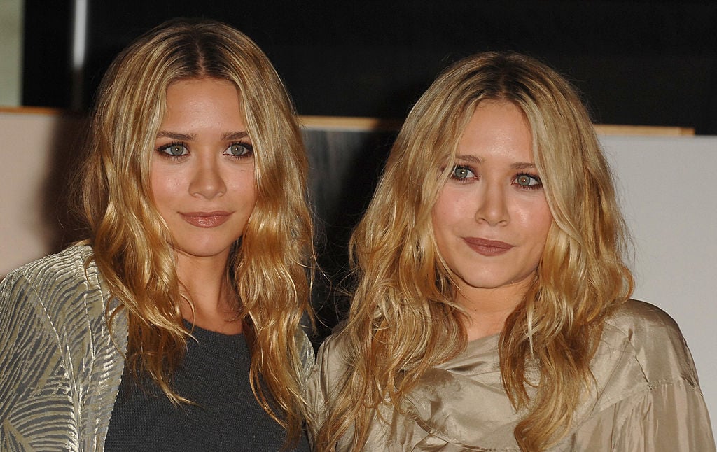 Ashley Olsen and Mary Kate Olsen signing their book, 'Influence,' at Borders