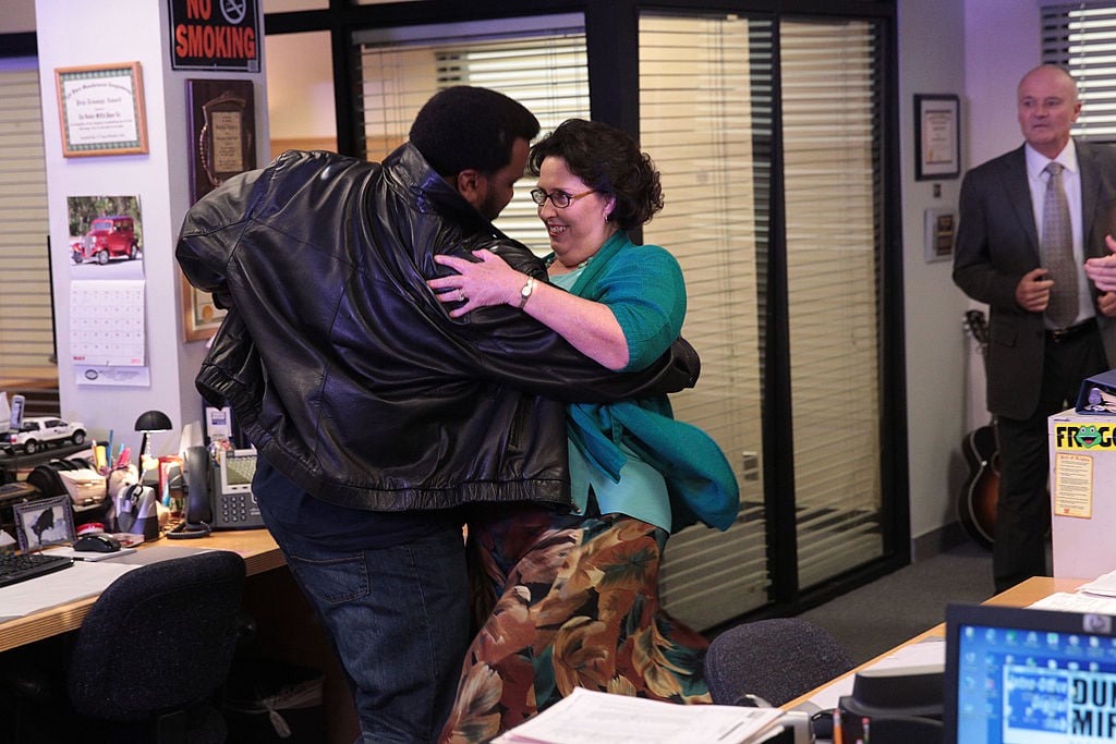 Craig Robinson and Phyllis Smith dancing on 'The Office'
