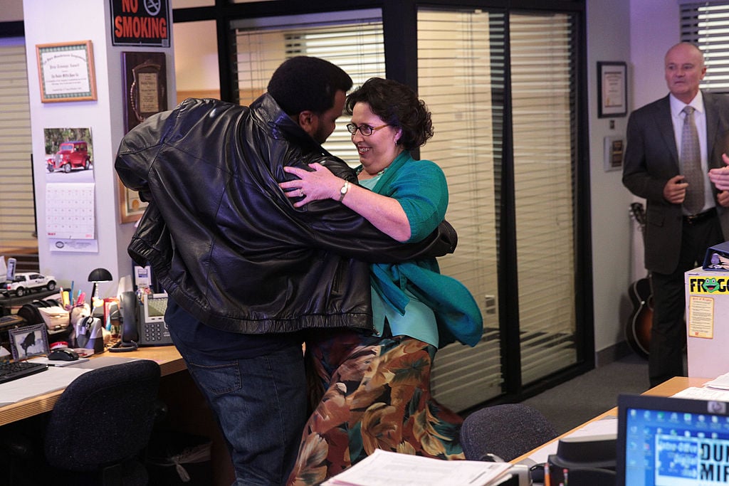 Craig Robinson and Phyllis Smith dancing on 'The Office'
