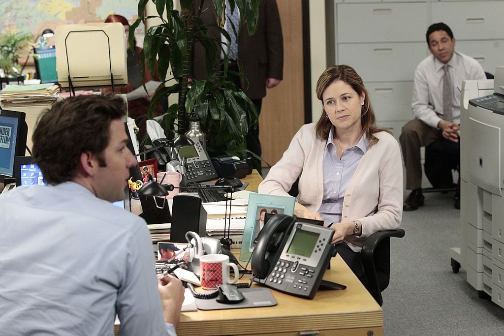 John Krasinski as Jim Halpert, Jenna Fischer as Pam Beesly, Oscar Nunez as Oscar Martinez on 'The Office'