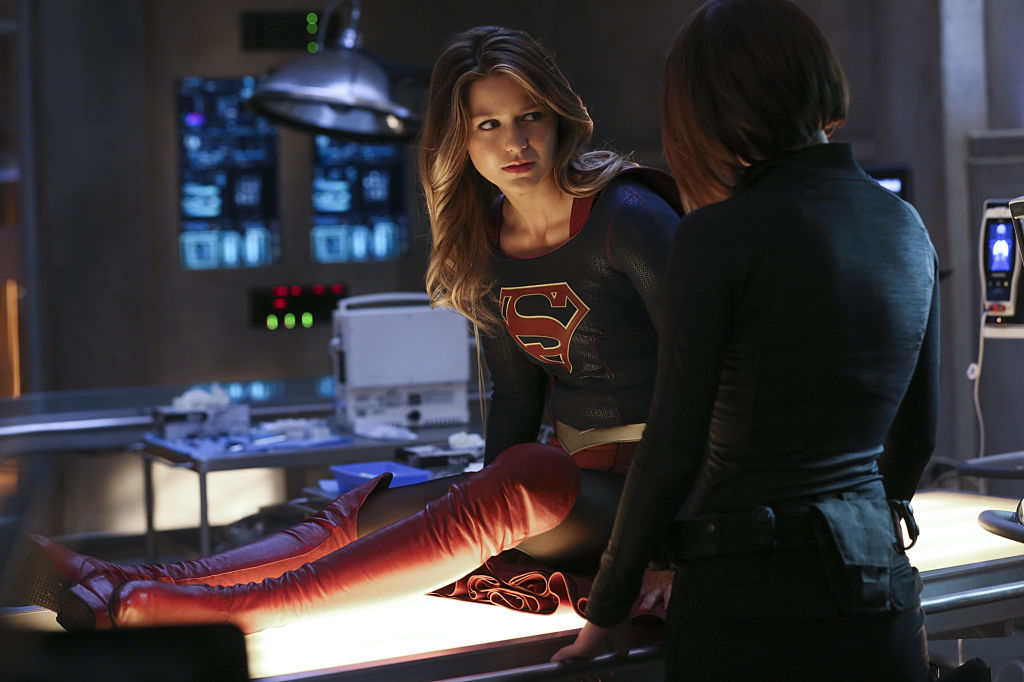 Supergirl (Melissa Benoist) and her sister Alex (Chyler Leigh) in Season 1 of 'Supergirl'