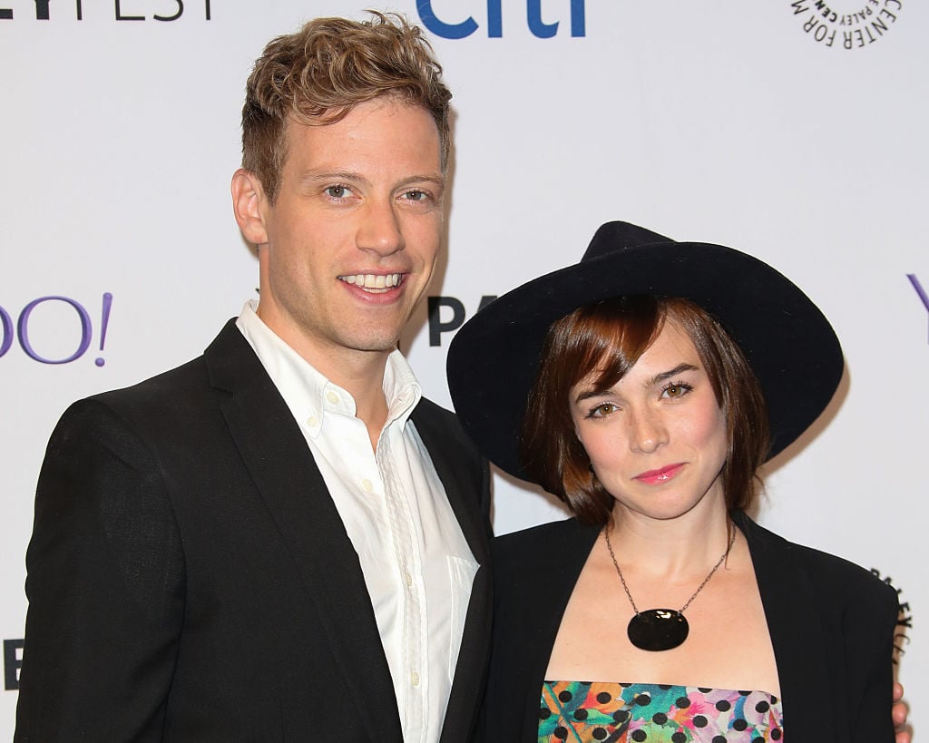 Barrett Foa and Renee Felice Smith