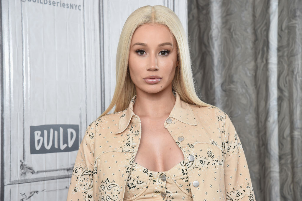 Kylie Jenner Didn’t Hide Her Pregnancy Nearly as Well as Iggy Azalea, According to Fans